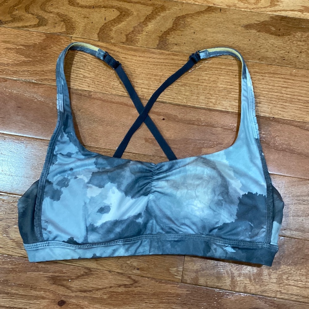 Lululemon Hot 'N Sweaty Bra
White Coal Tinted Canvas Super size 6
